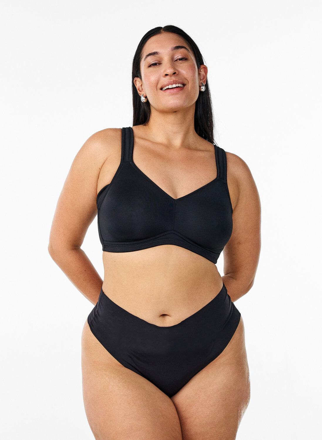 Zizzi Bequemer BH mit gepolsterten Tr&auml;gern, Schwarz, Model image number 1