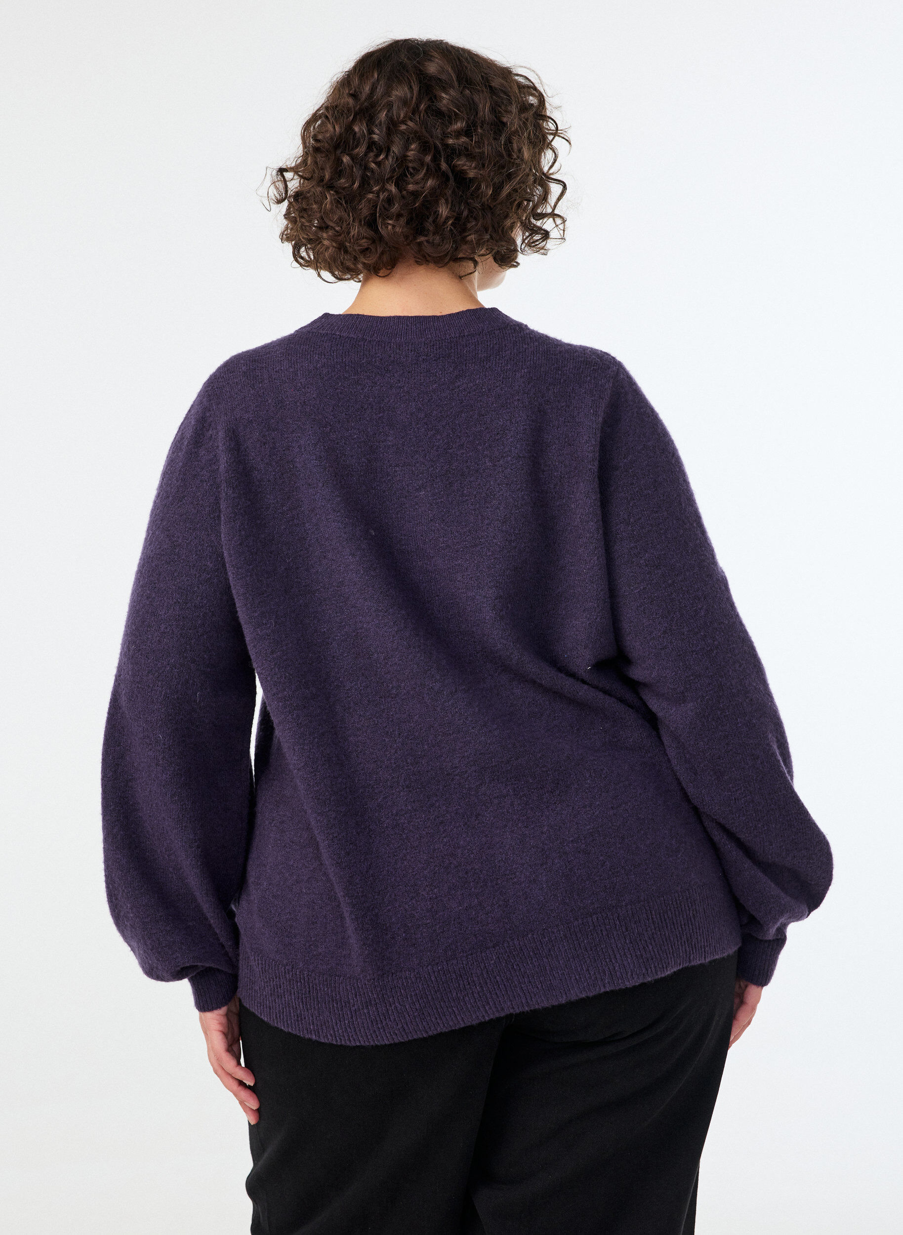 ZizziStrickjacke aus weichem Strick mit goldfarbenen Kn&ouml;pfen, Lila, Model image number 2