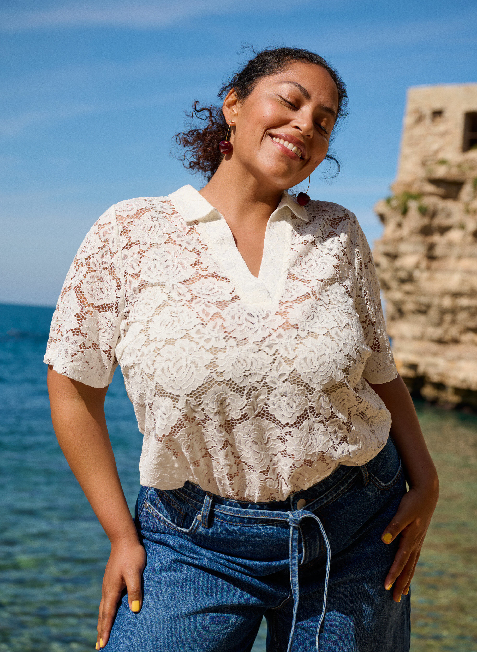 Zizzi Chemisier en dentelle avec un col et un d&eacute;collet&eacute; en V, Vanille, Image image number 0