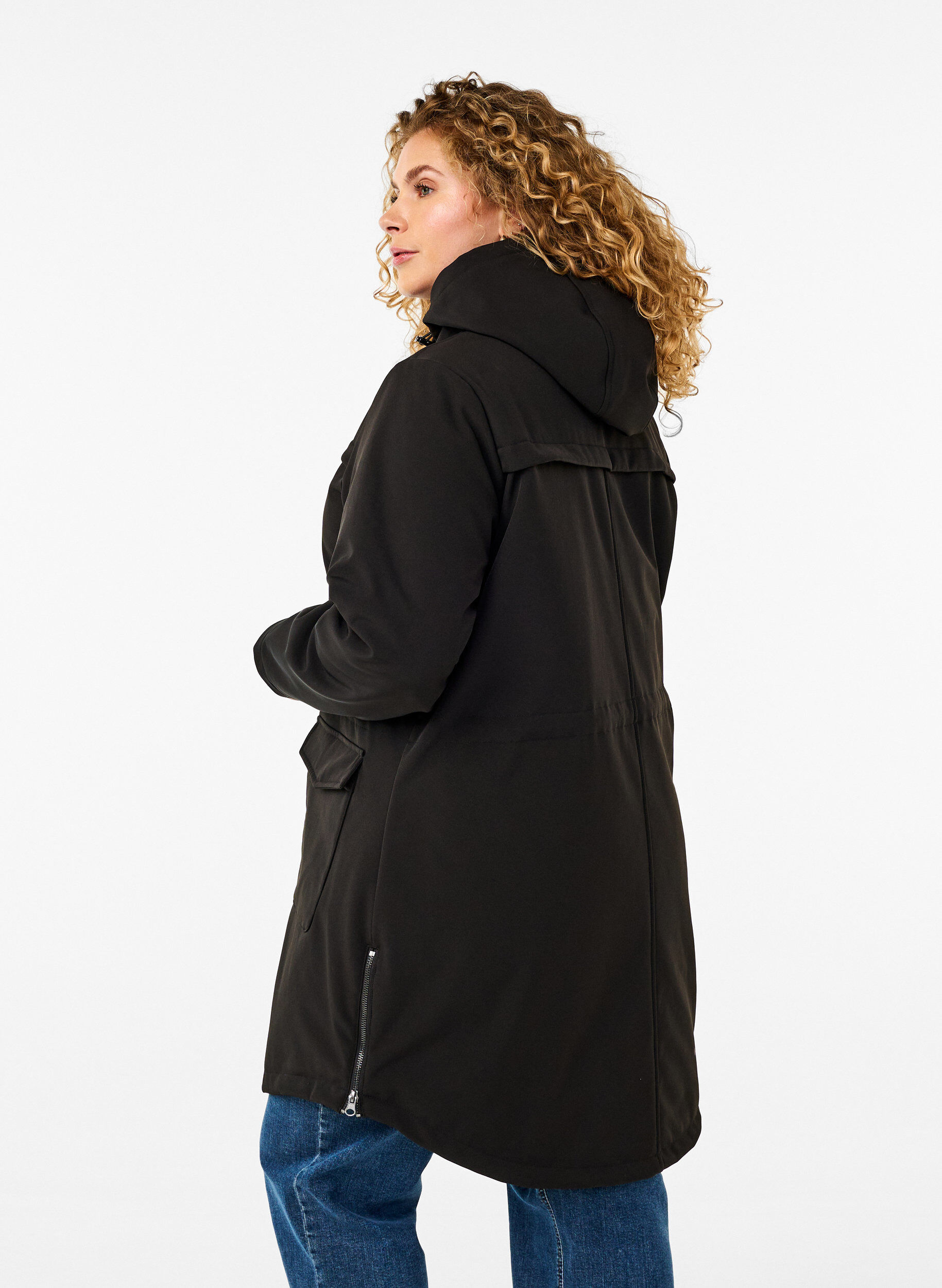 ZizziWasserabweisende Softshell-Jacke mit Steppfutter, Schwarz, Model image number 2