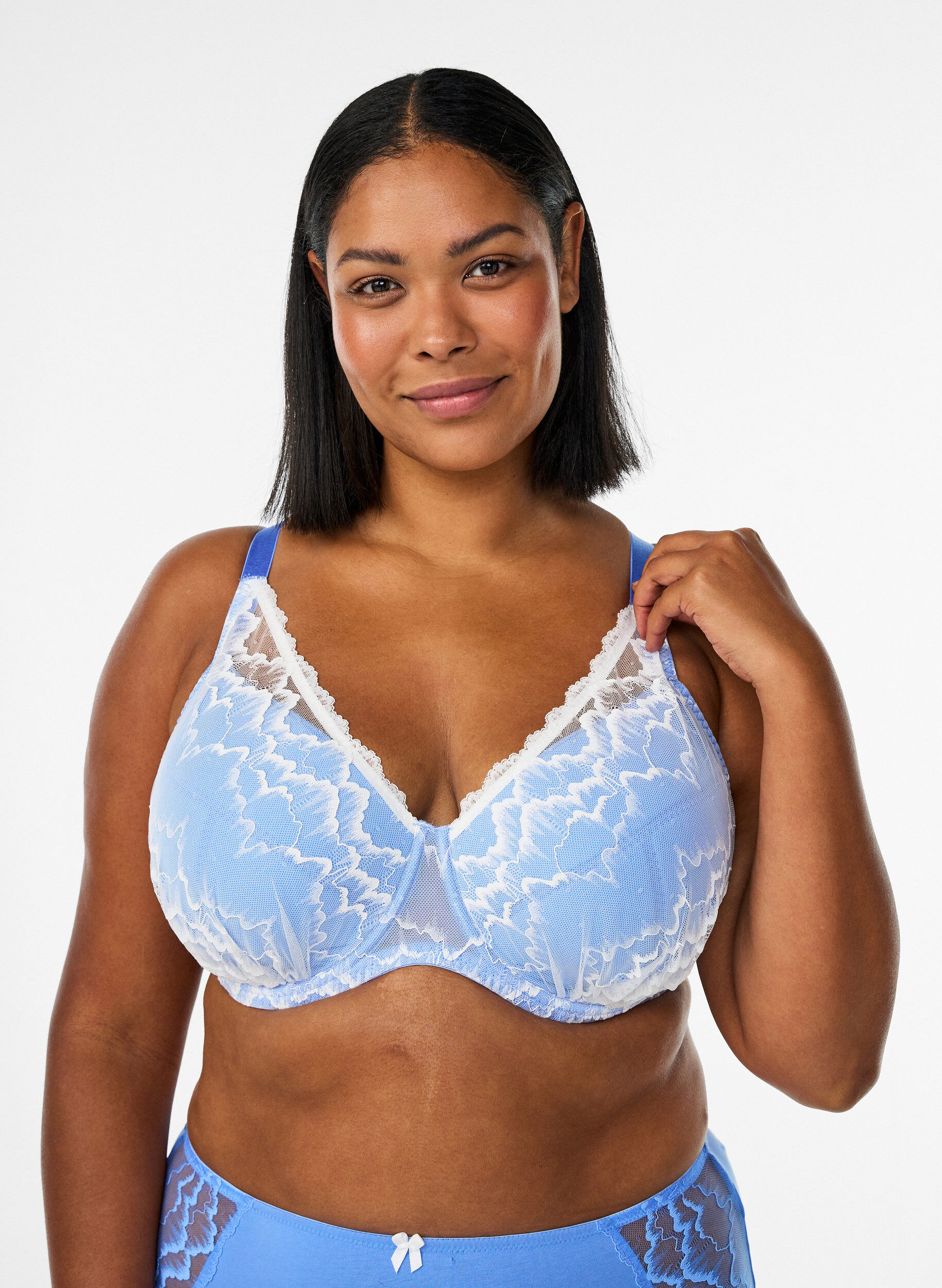 Zizzi Soutien-gorge rembourr&eacute; avec dentelle et maille, Bleu, Model image number 0