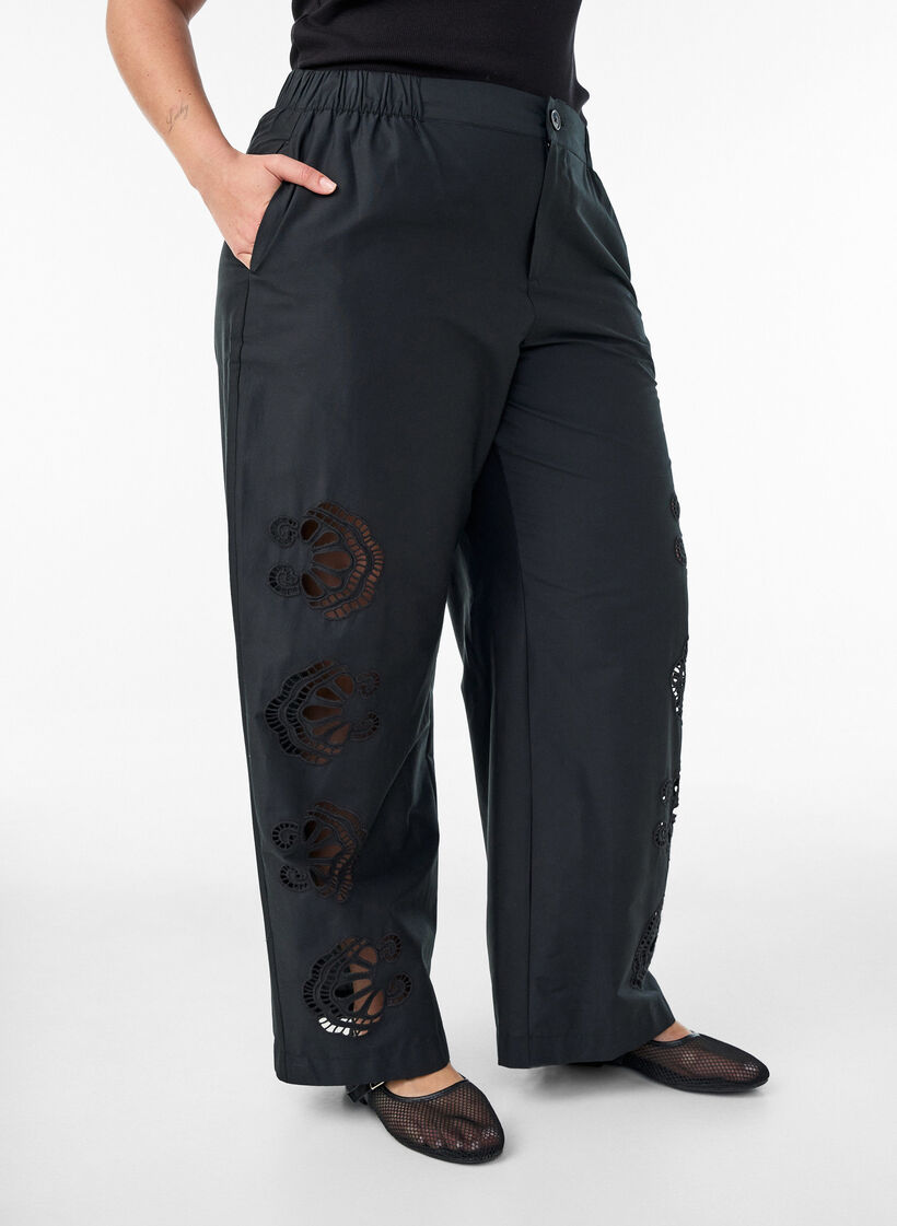 Pantalon en coton avec des d&eacute;coupes brod&eacute;es, Noir, Model image number 2