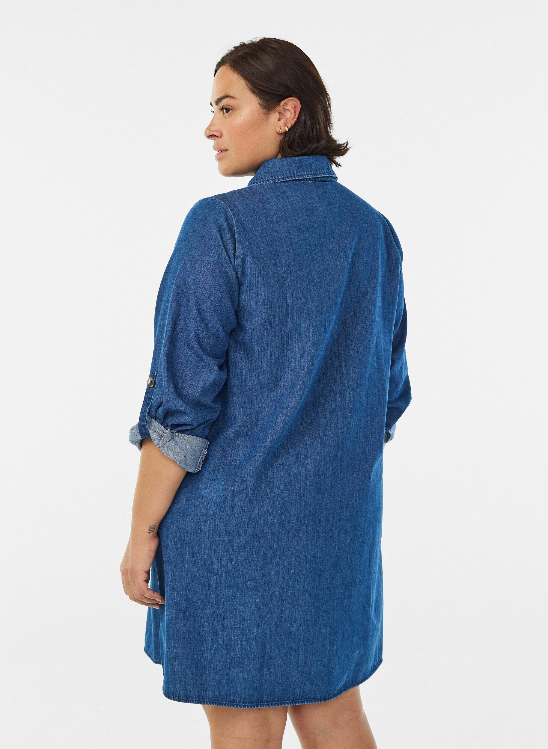 Zizzi Robe courte en denim avec fermeture &eacute;clair, Bleu, Model image number 2