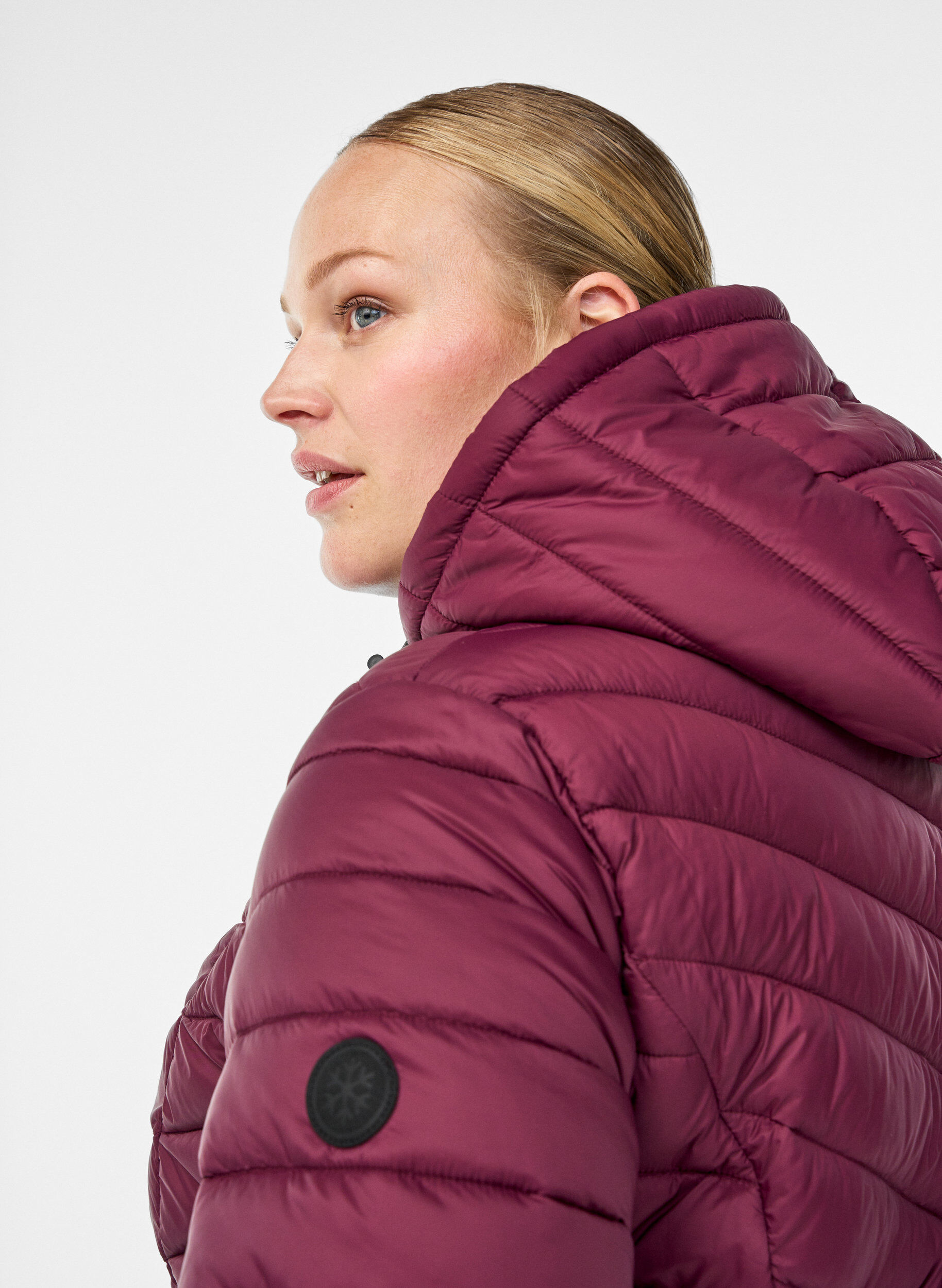 Zizzi Leichte Steppjacke mit Kapuze, Dunkles Bordeaux, Model image number 3