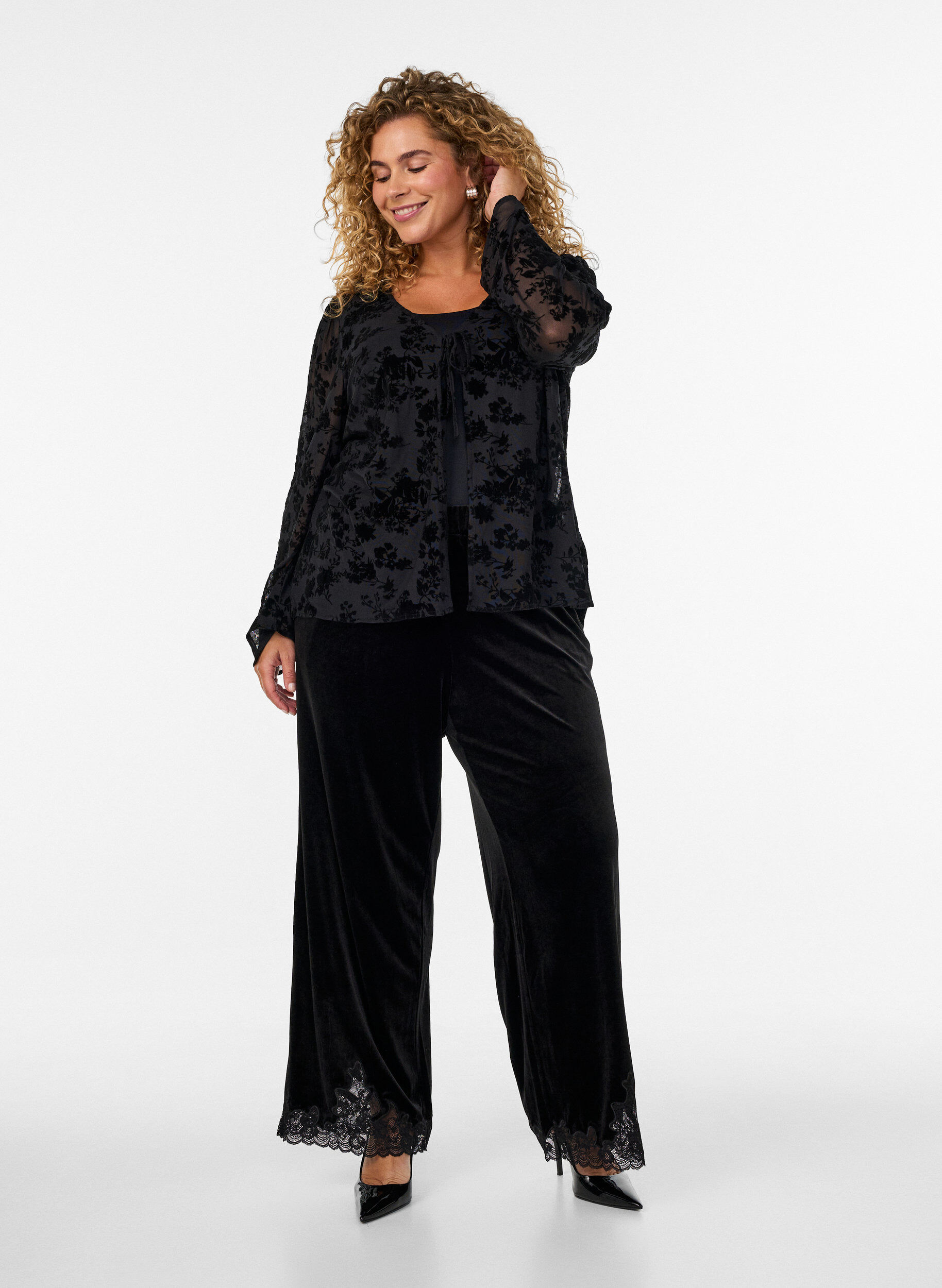 ZizziMeshbluse mit Blumenmuster und offener Front, Schwarz, Model image number 1