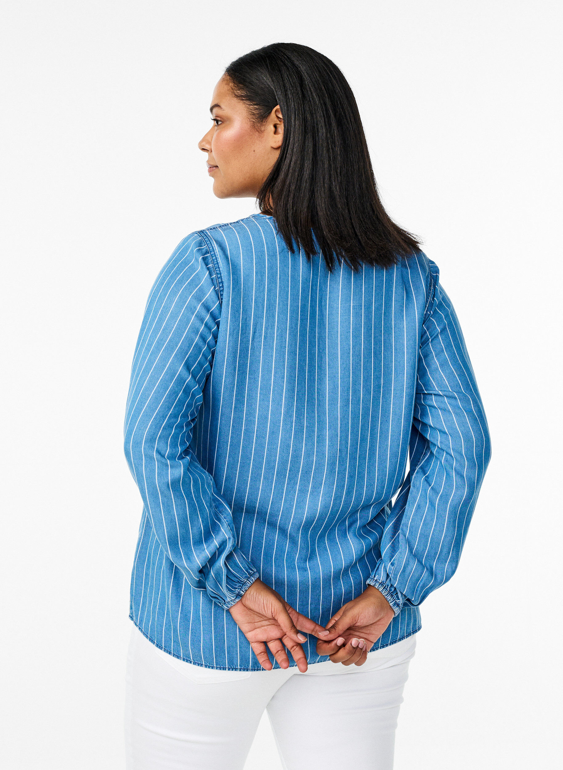 Zizzi Streifebluse aus Denim mit langen &Auml;rmeln, Blau, Model image number 2