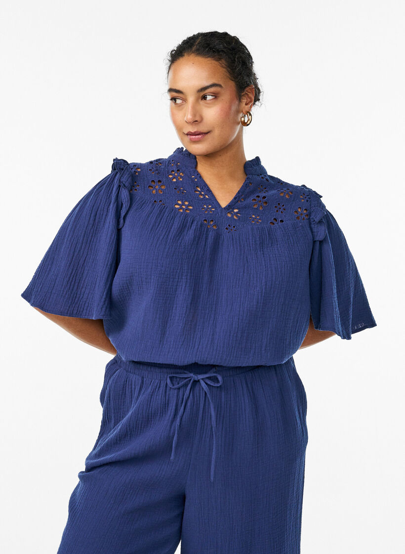 Bluse aus Baumwoll-Musselin mit Broderie Anglaise und 1/2-&Auml;rmeln, Blau, Model image number 0
