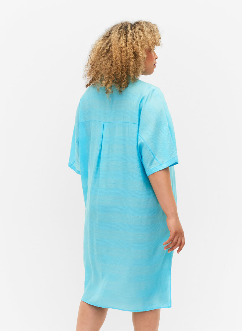 Chemise longue en viscose avec structure, Bachelor Button, Model image number 1