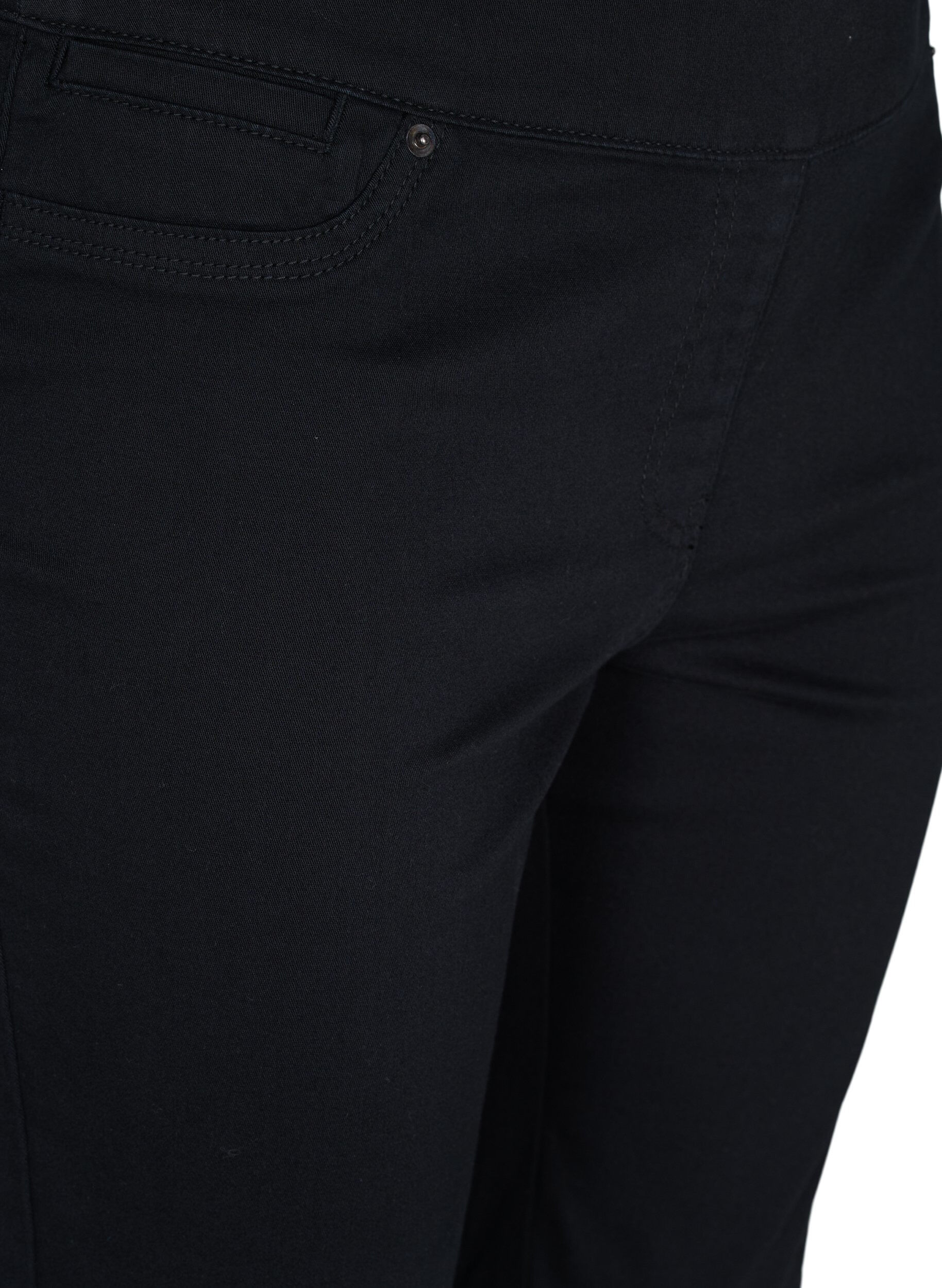 Zizzi Eng anliegende Shorts mit Ges&auml;&szlig;taschen, Black, Packshot image number 2