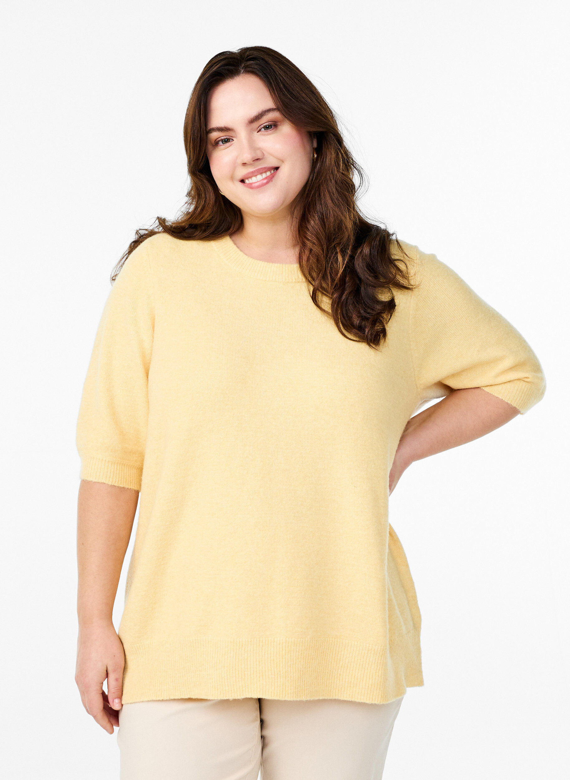 Zizzi Blouse en maille avec manches courtes, Jaune clair, Model image number 0