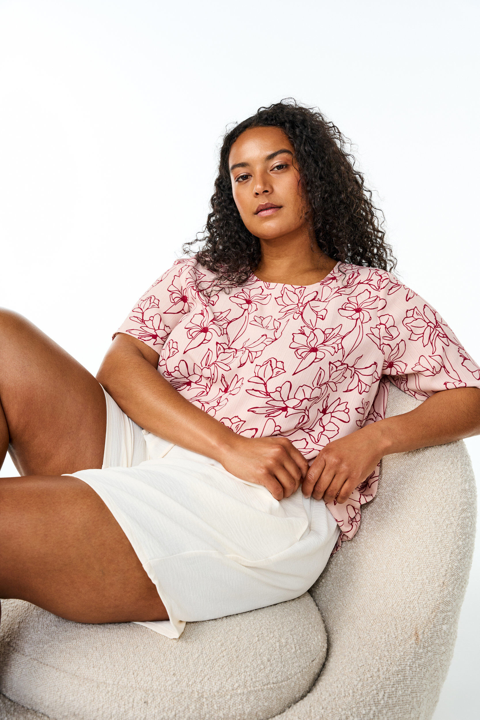 Zizzi Kurz&auml;rmelige Bluse mit Rundhalsausschnitt, Rot, Image image number 0