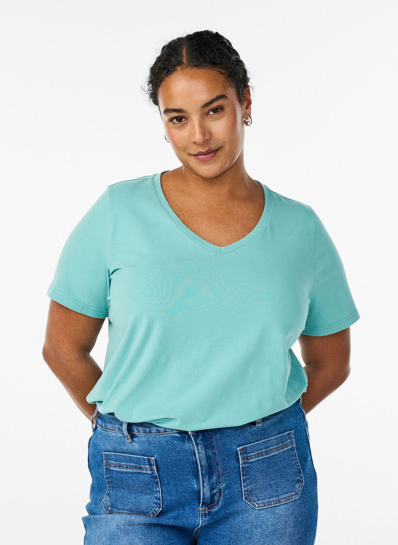 Einfarbiges Basic-T-Shirt aus Baumwolle, Gr&uuml;n, Model image number 0