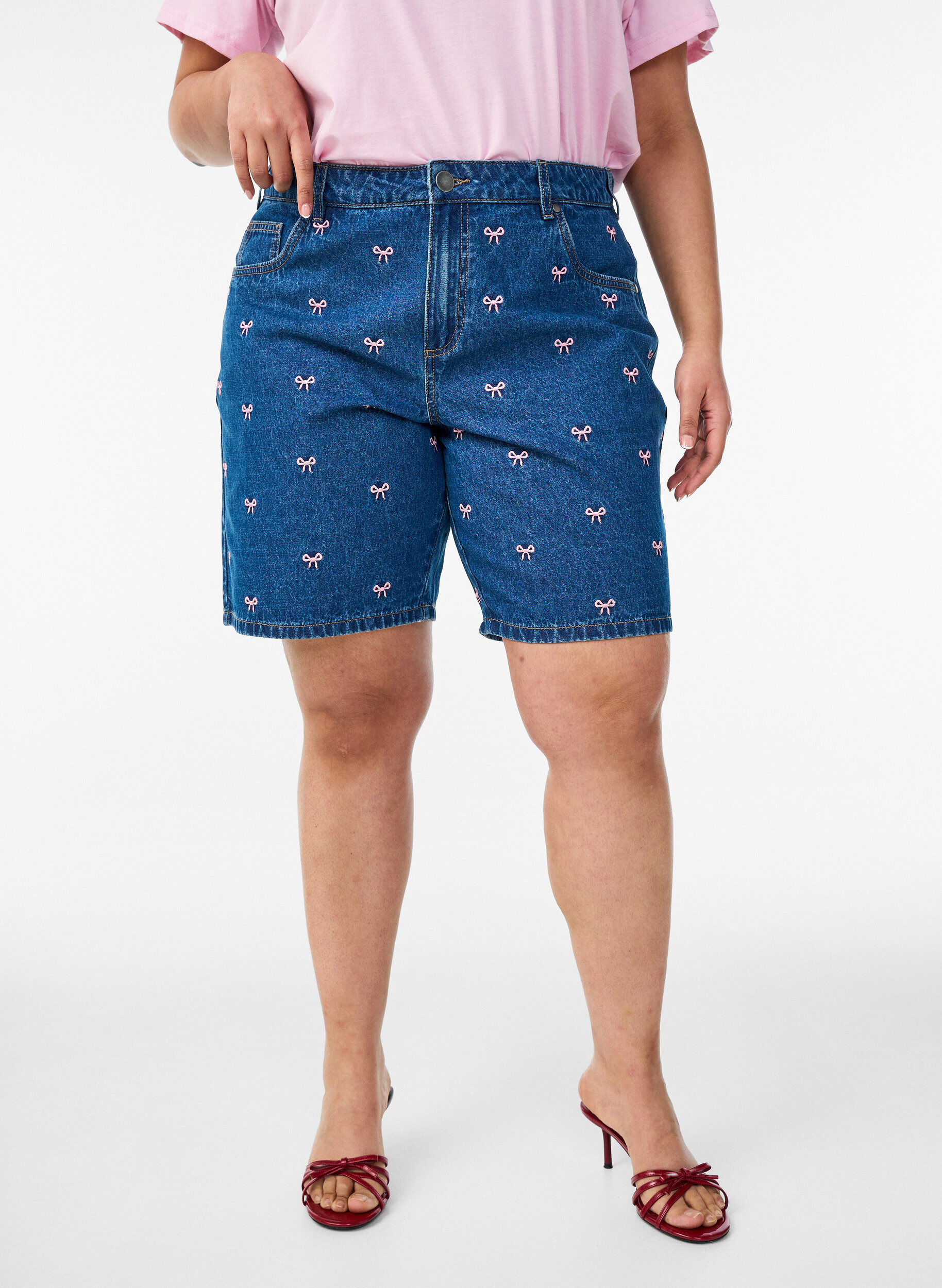 ZizziBestickte Denimshorts, Blau, Model image number 3