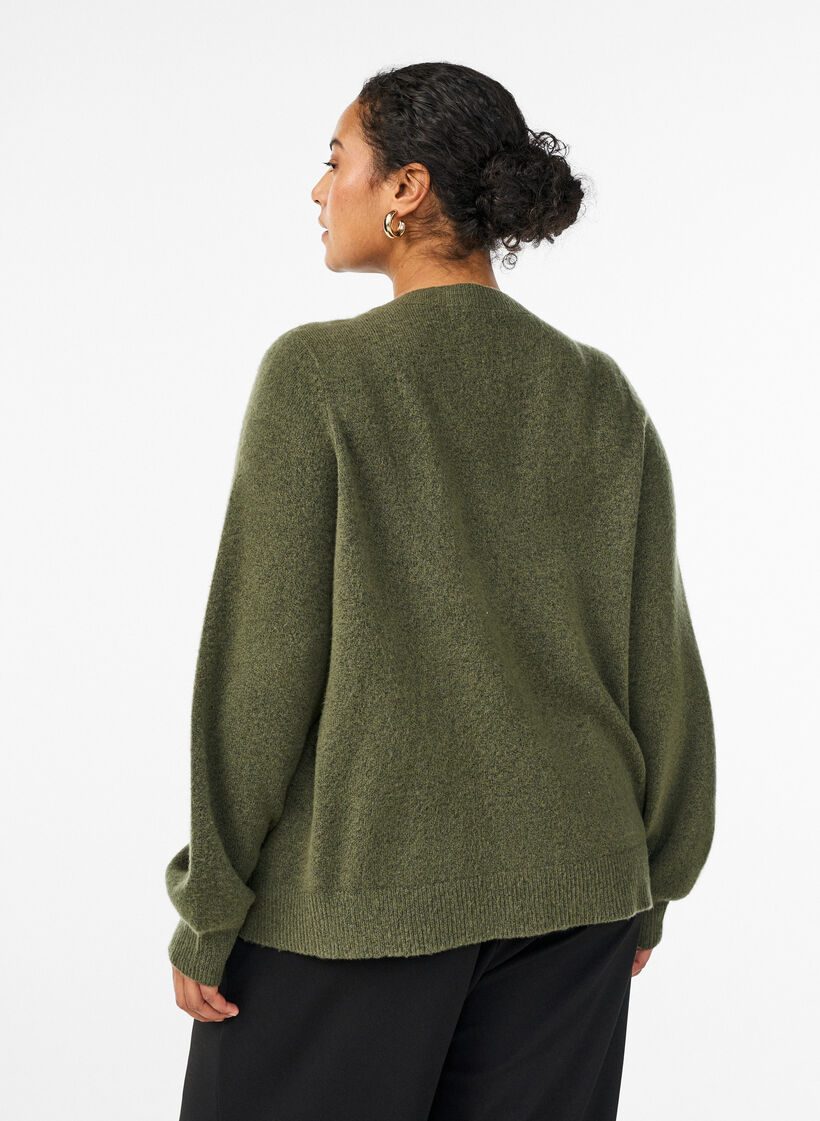 Cardigan en maille douce avec boutons dor&eacute;s, Vert fonc&eacute;, Model image number 2