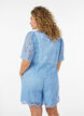 Kurz&auml;rmelige Spitzenbluse mit V-Ausschnitt, Blau, Model image number 2