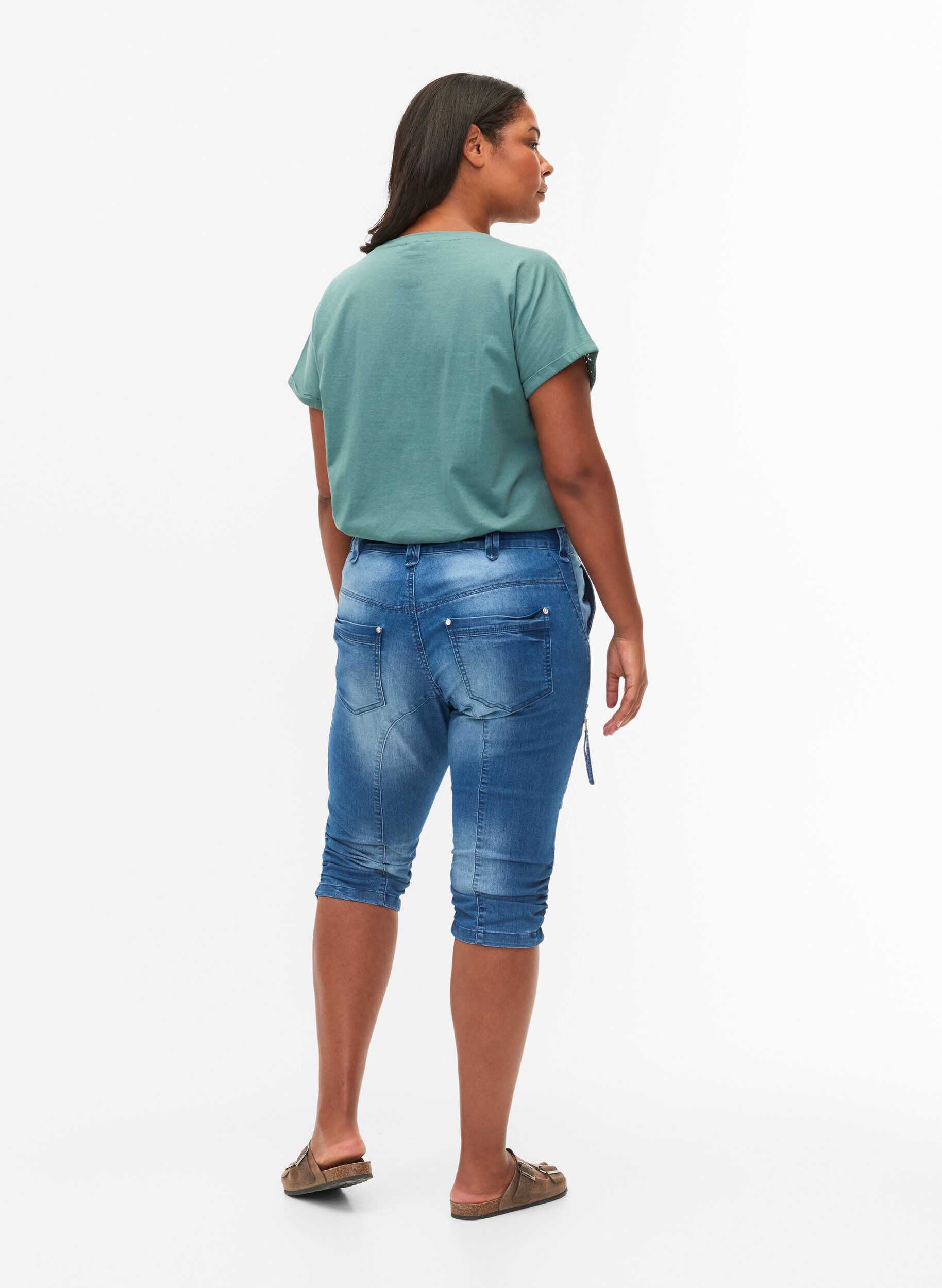Zizzi Jean capri coupe slim avec poches, Bleu Clair, Model image number 2