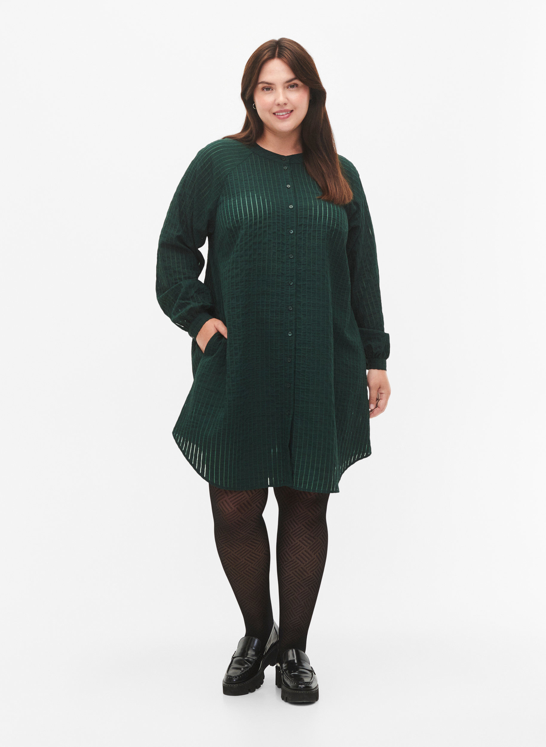 Zizzi Chemise longue en viscose &agrave; motifs ray&eacute;s, Scarab, Model image number 2