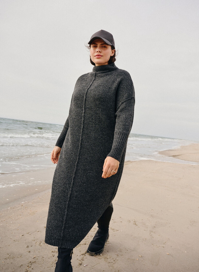 Langes, &uuml;bergro&szlig;es Strickkleid mit Schlitz, Grau, Image image number 0