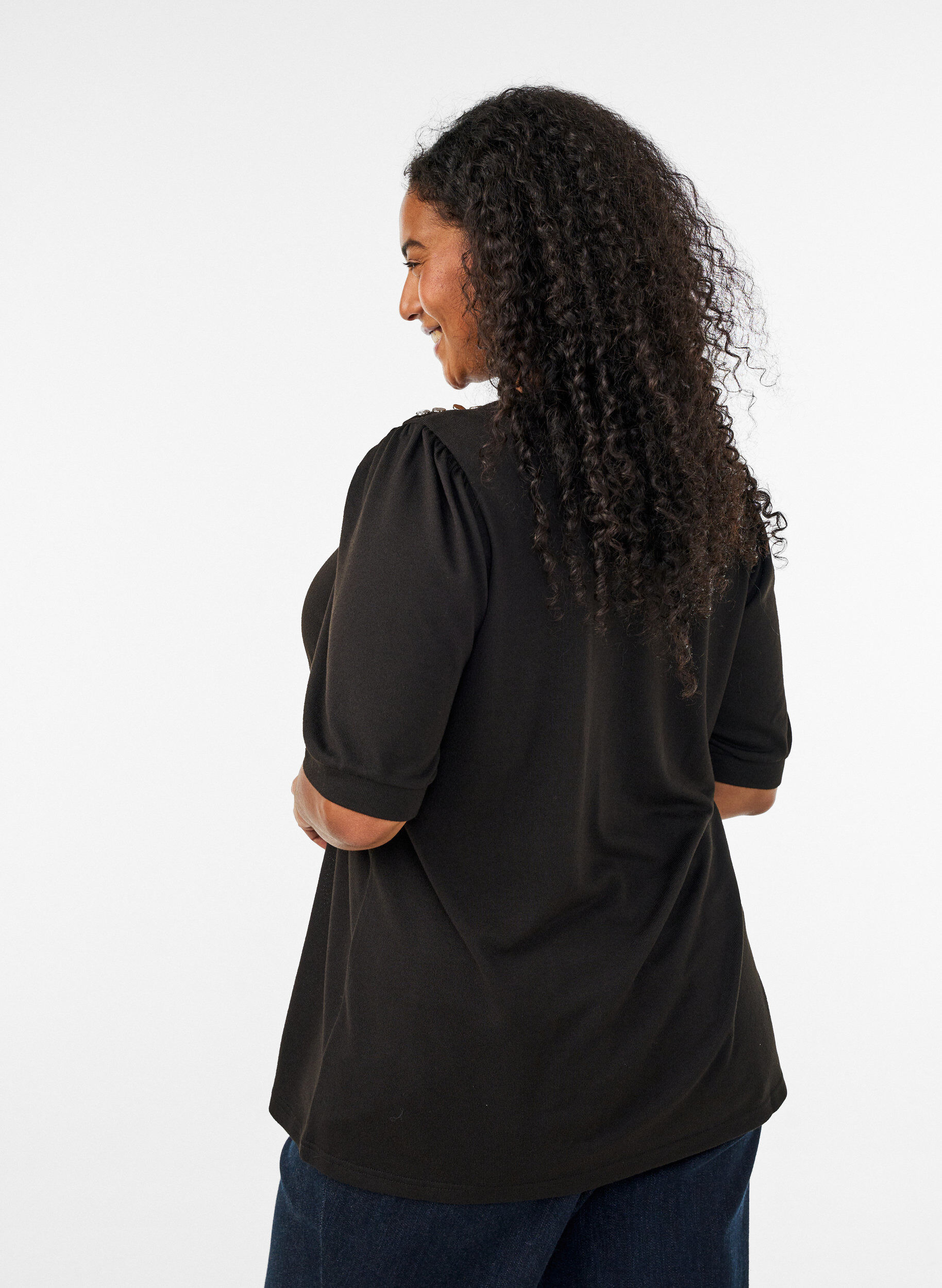 ZizziBluse mit Knopfdetail und kurzen Puff&auml;rmeln, Schwarz, Model image number 2