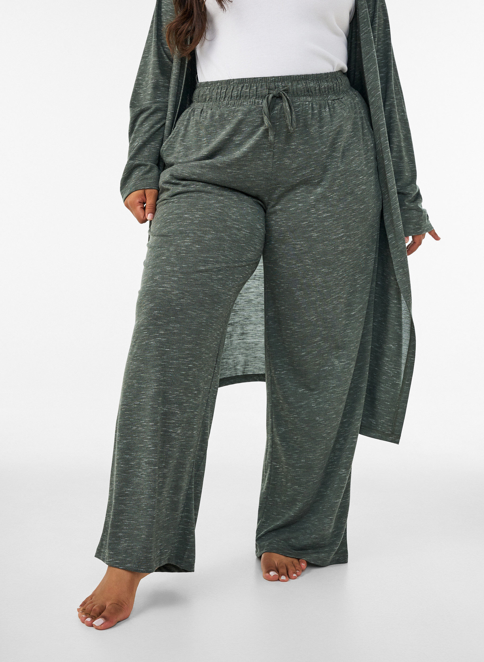 ZizziHose aus Jersey mit weitem Bein und Taschen, Gr&uuml;n, Model image number 0