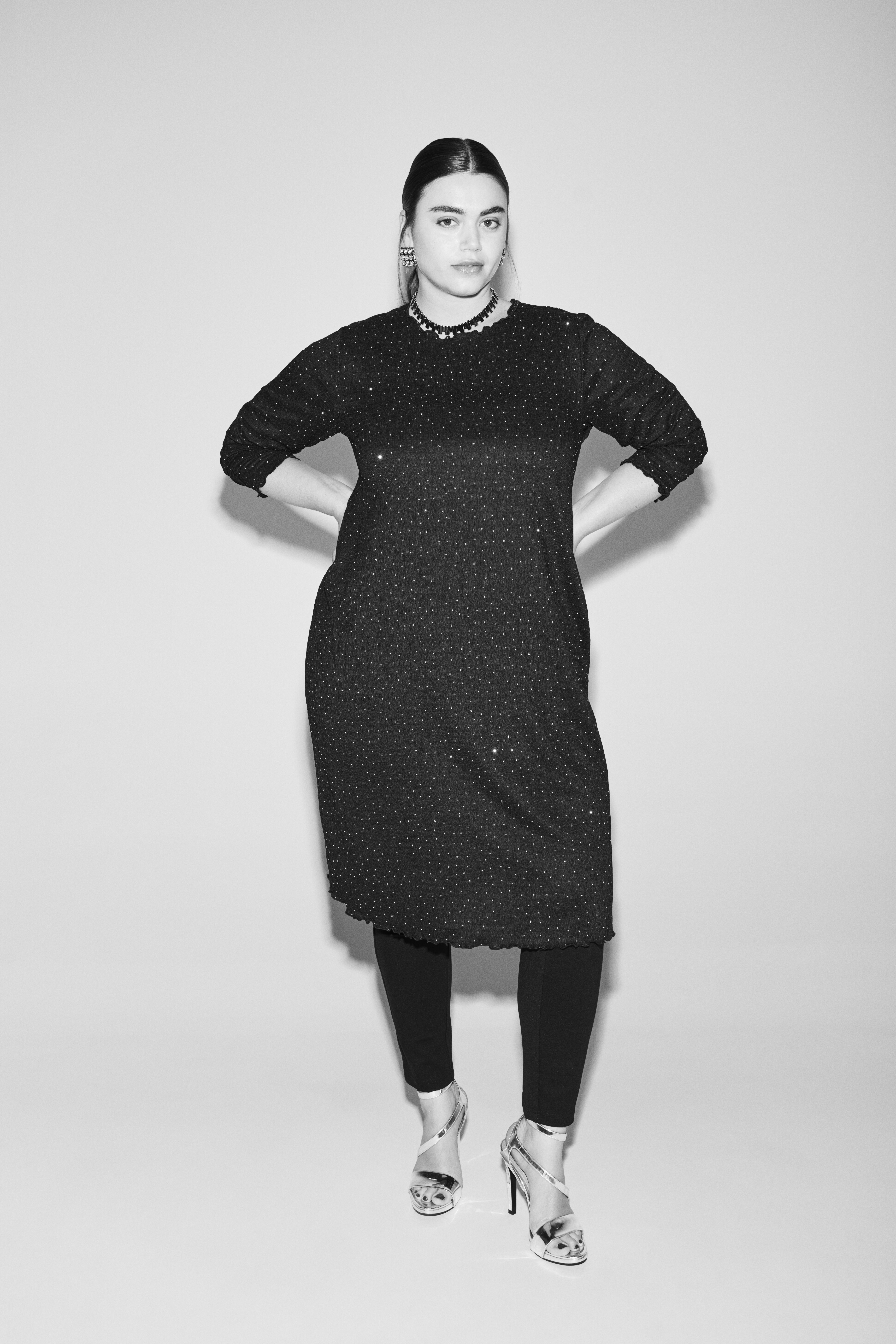 Robe avec strass, , Model