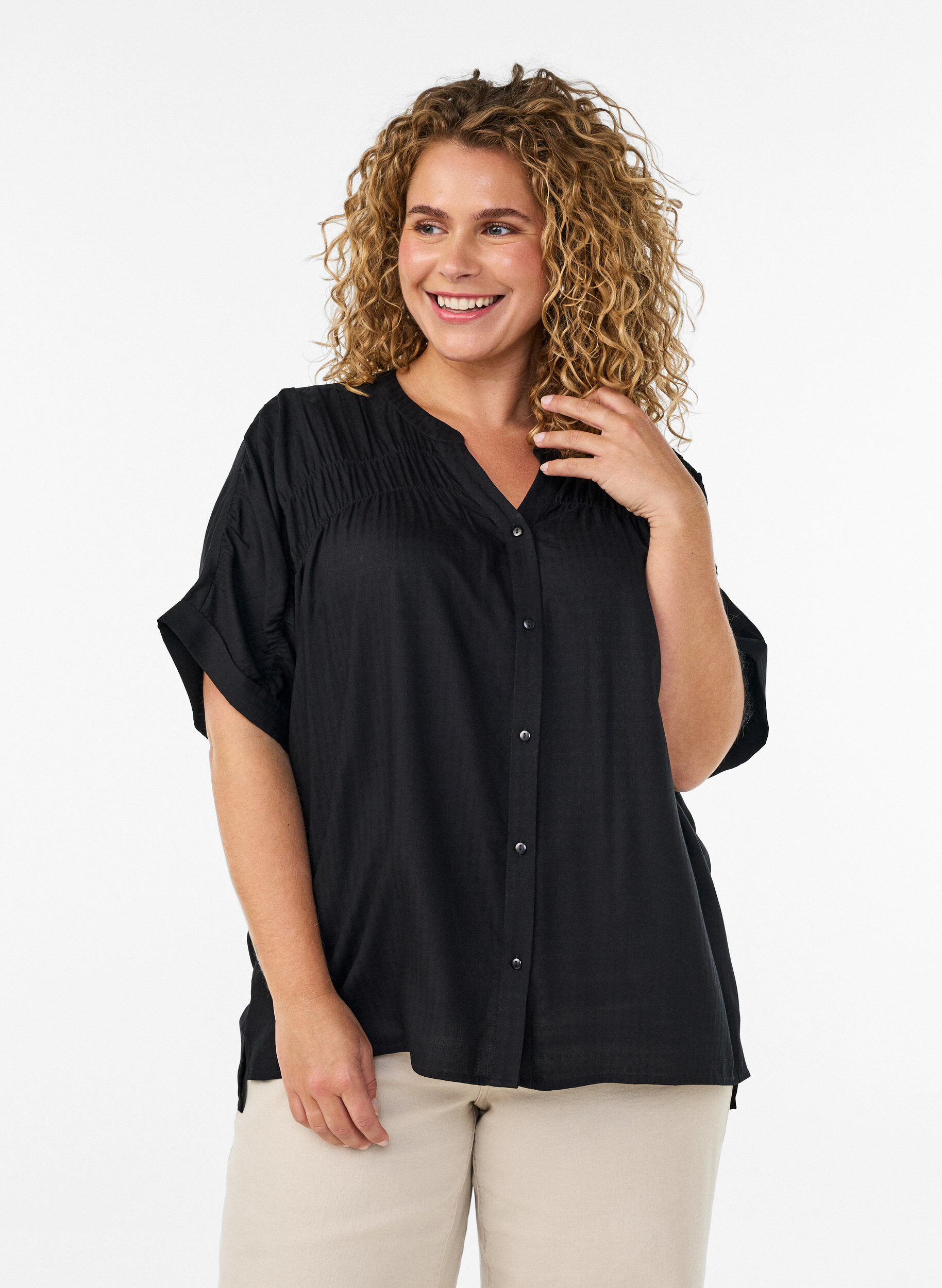 ZizziBluse aus Viskose mit kurzen &Auml;rmeln und Raffdetails, Schwarz, Model image number 0