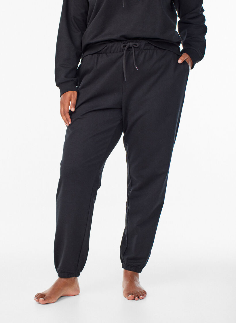 Jogginghosen mit Taschen, Schwarz, Model image number 2