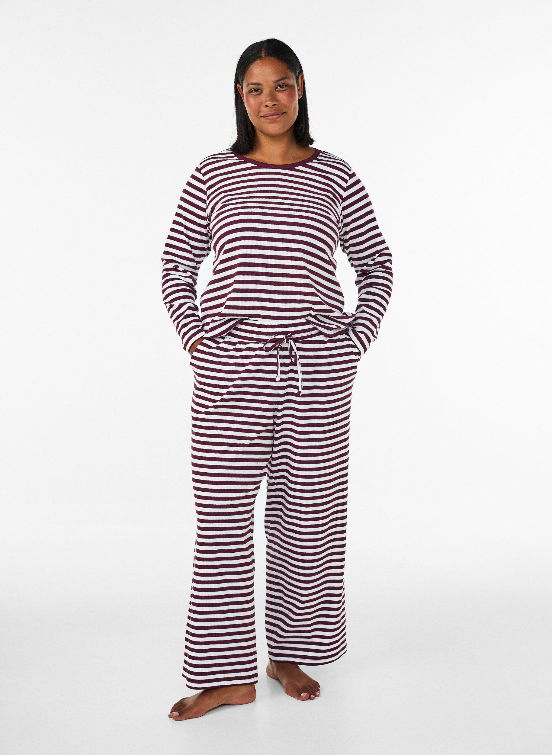 ZizziLang&auml;rmeliges Nachtoberteil aus geripptem Jersey mit Streifen, Rot, Model image number 1