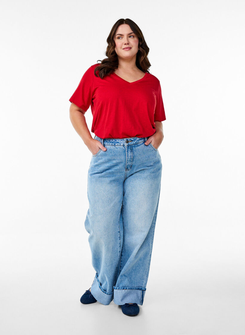 Kurzärmliges Basic-T-Shirt mit V-Ausschnitt, Rot, Model image number 1