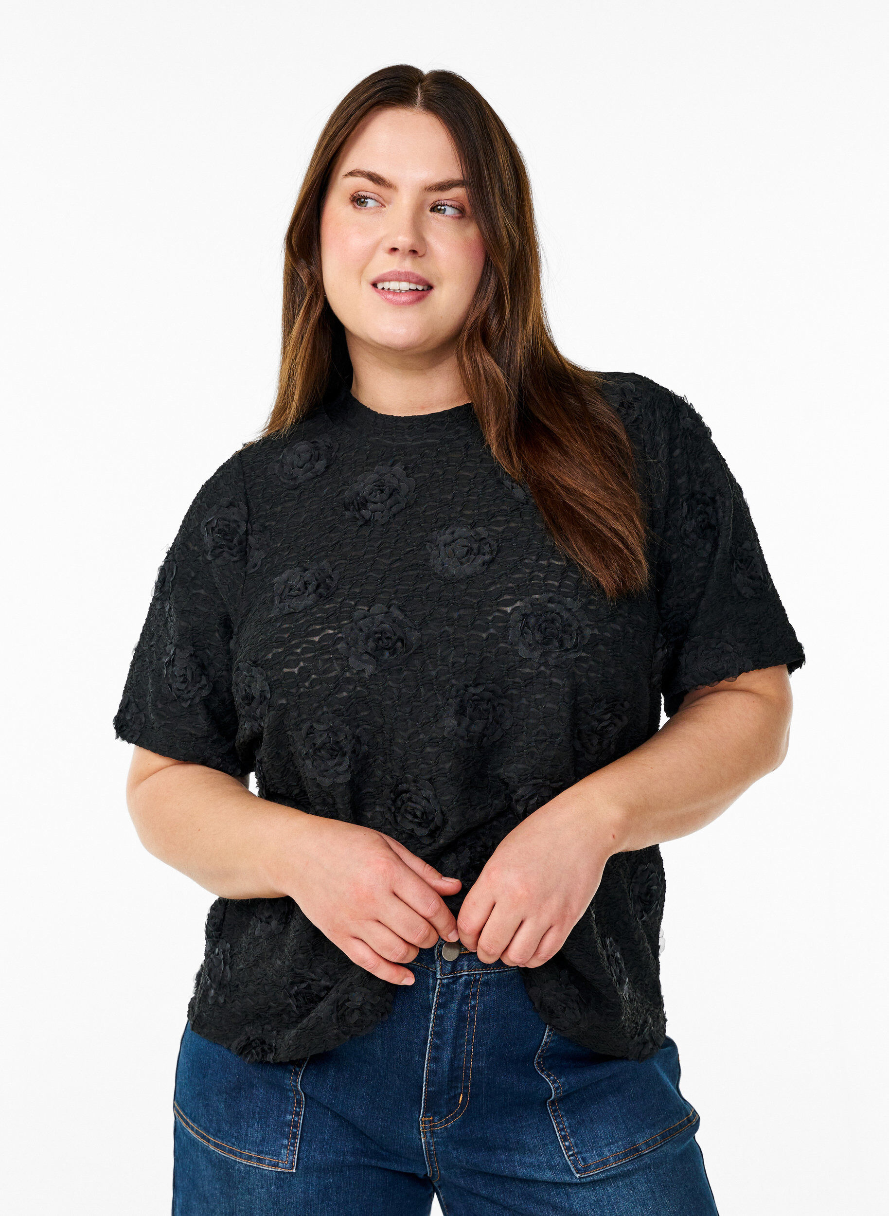 Zizzi Bluse mit 3D-Blumen und kurzen &Auml;rmeln, Schwarz, Model image number 0