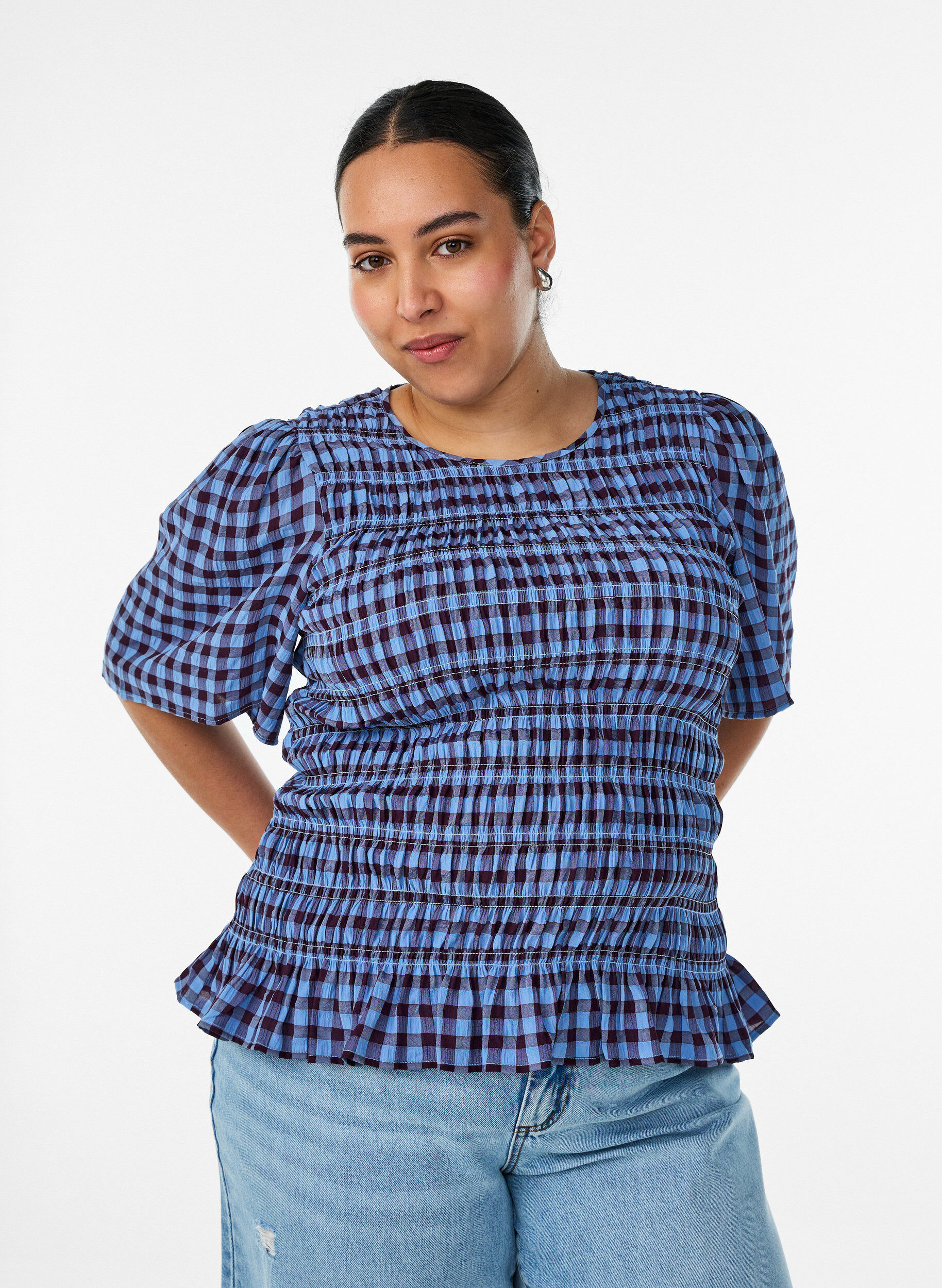 Blouse smock&eacute;e &agrave; carreaux vichy et ourlet &agrave; volants, Bleu, Model