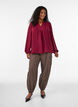 Blouse avec col en V et bande en crochet, Rouge, Model image number 1