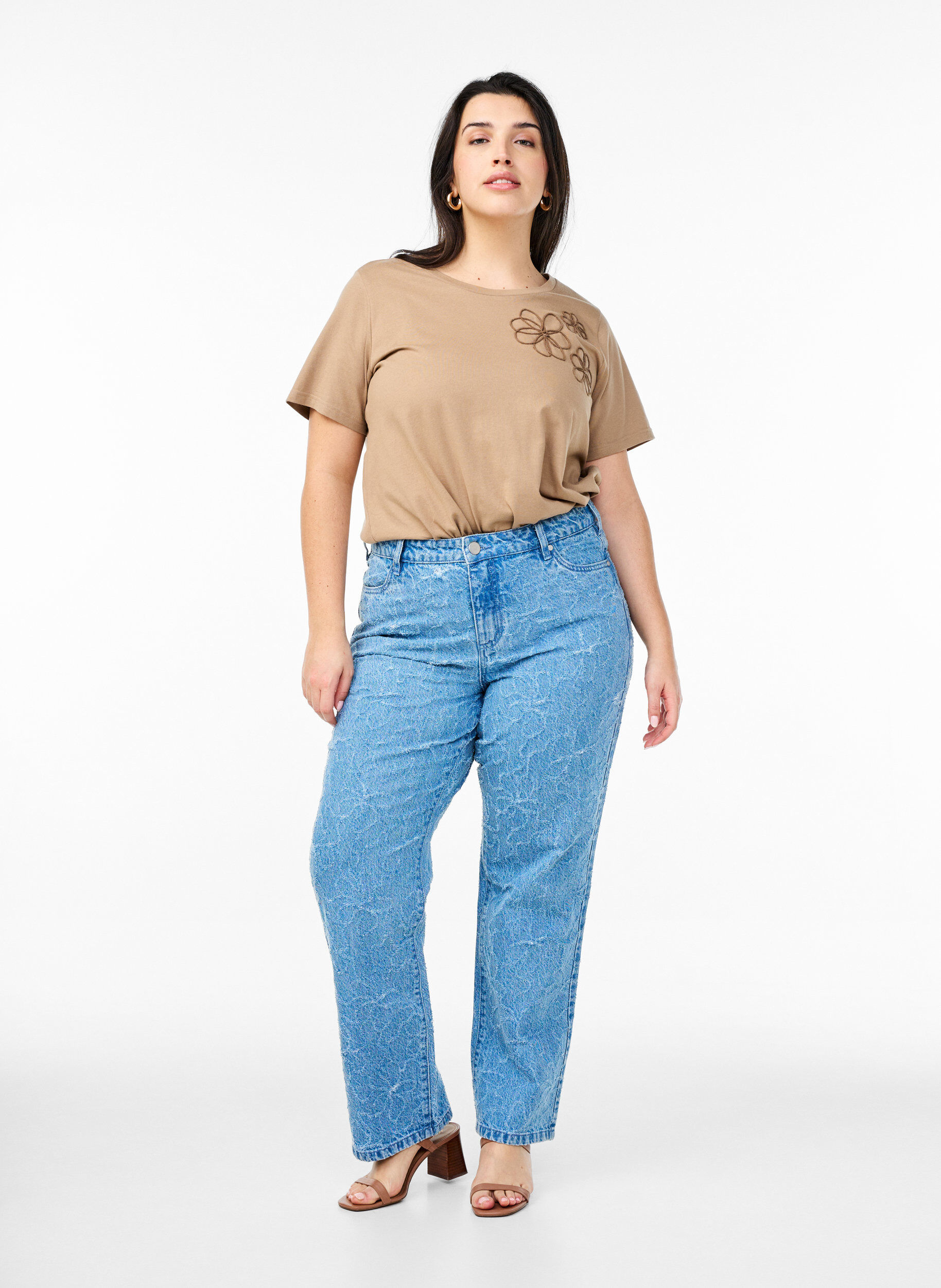 Zizzi T-Shirt mit dekorativen Details, Beige, Model image number 1