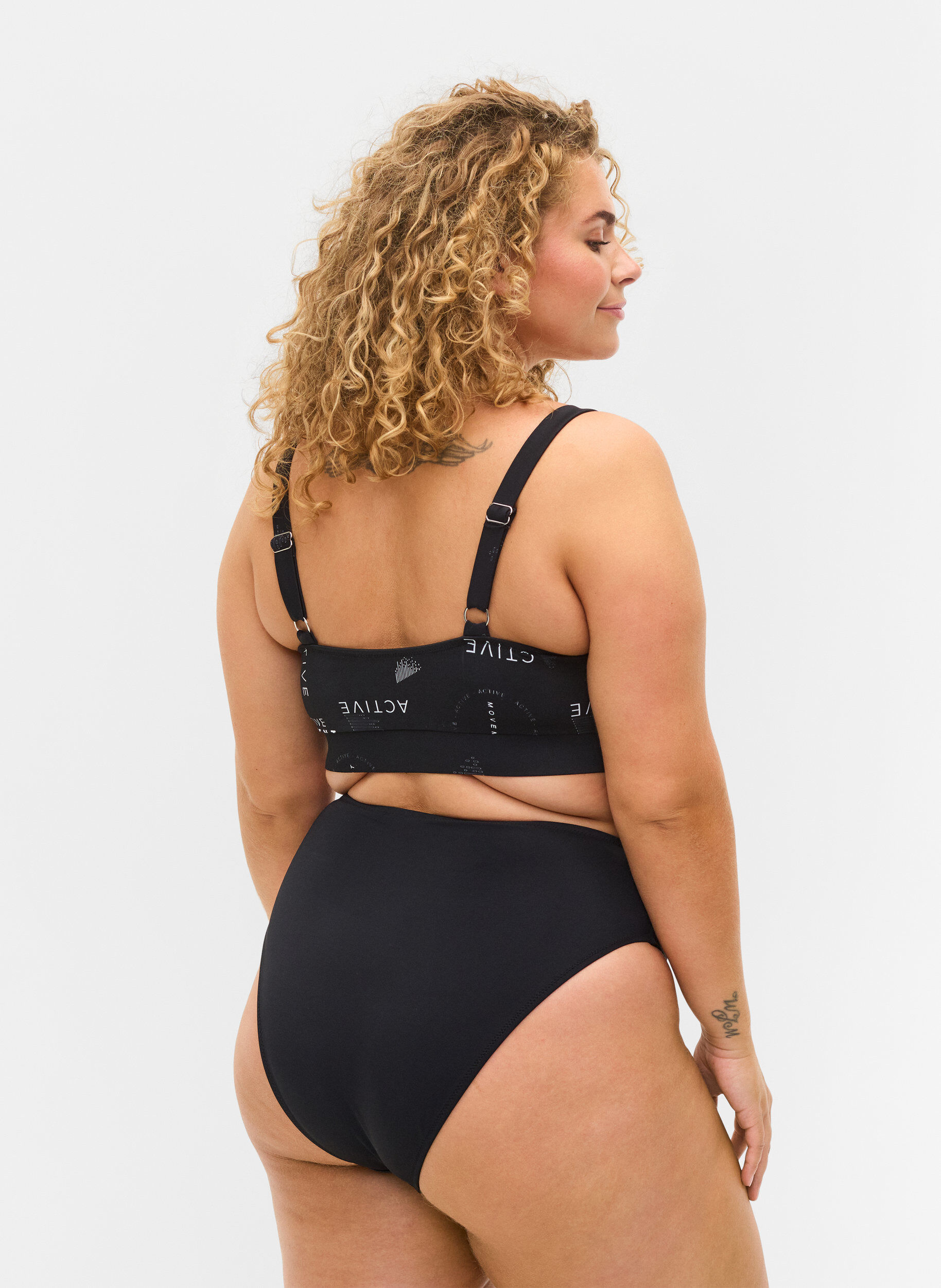 Zizzi Hochtaillierte Bikinihose, Black, Model image number 1