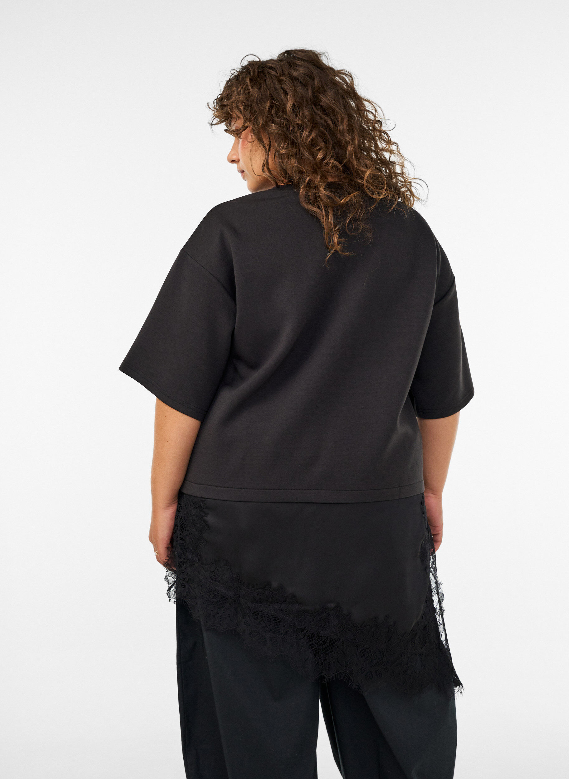 ZizziJerseybluse im Lagenlook mit Spitze, Schwarz, Model image number 2