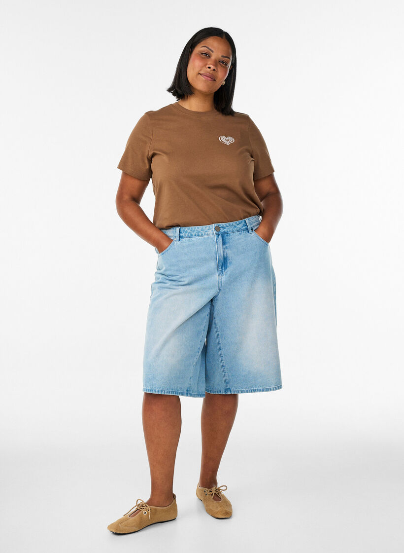 T-Shirt aus Baumwolle mit Print, Braun, Model image number 1