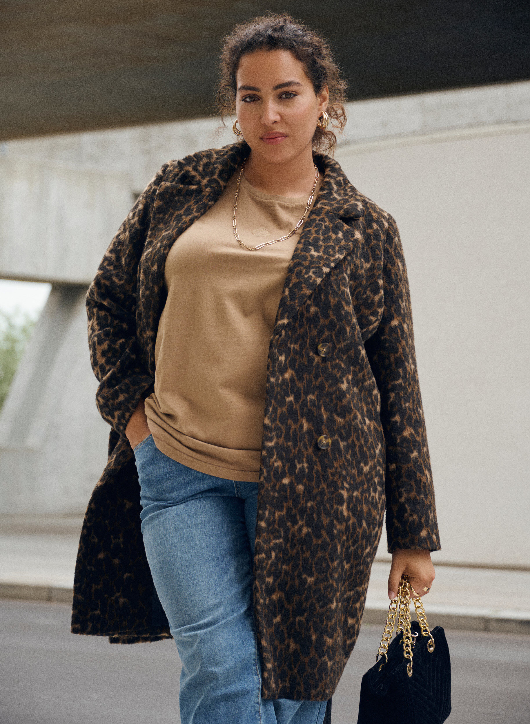 Zizzi T-Shirt aus Bio-Baumwolle mit Washed-Look, Beige, Image image number 0