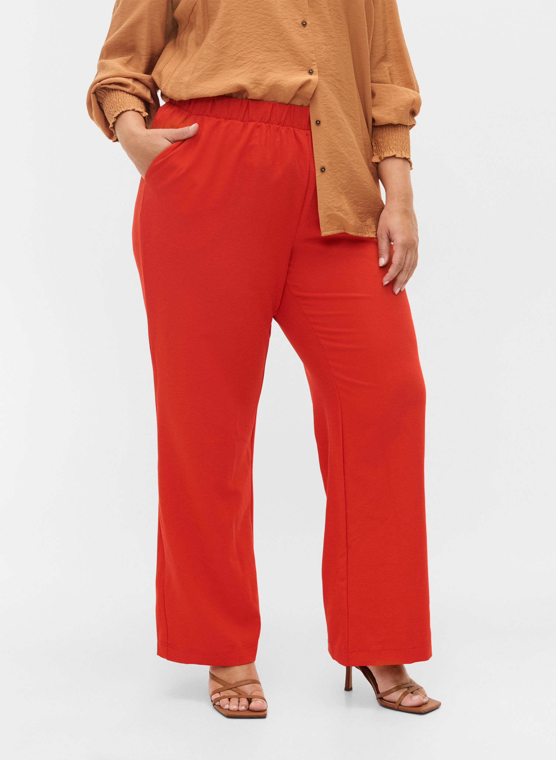 Zizzi Pantalon &eacute;vas&eacute; avec taille &eacute;lastiqu&eacute;e, Rouge, Model image number 2
