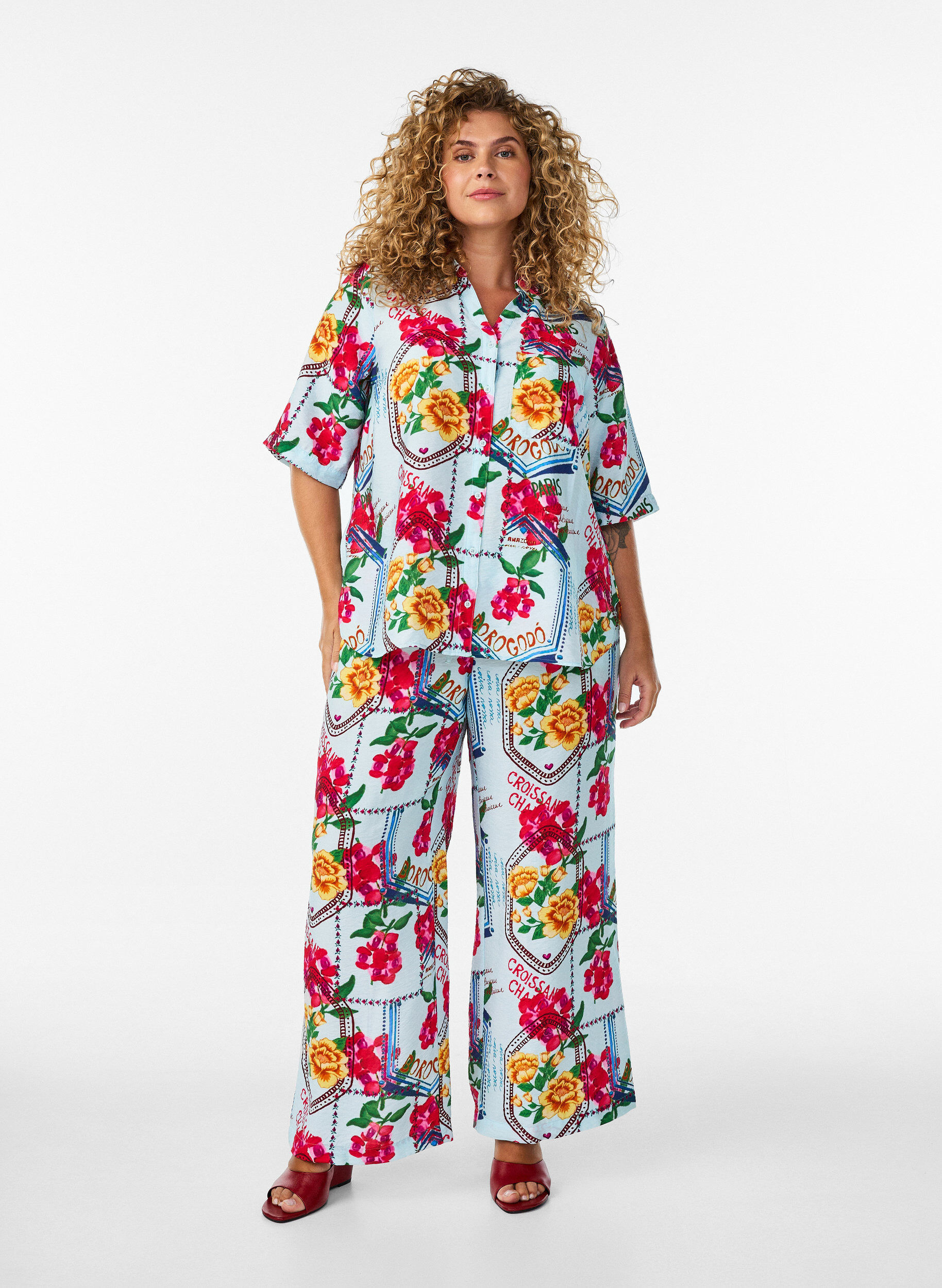 ZizziChemisier &agrave; manches au coude et imprim&eacute; color&eacute;, Bleu Clair, Model image number 1