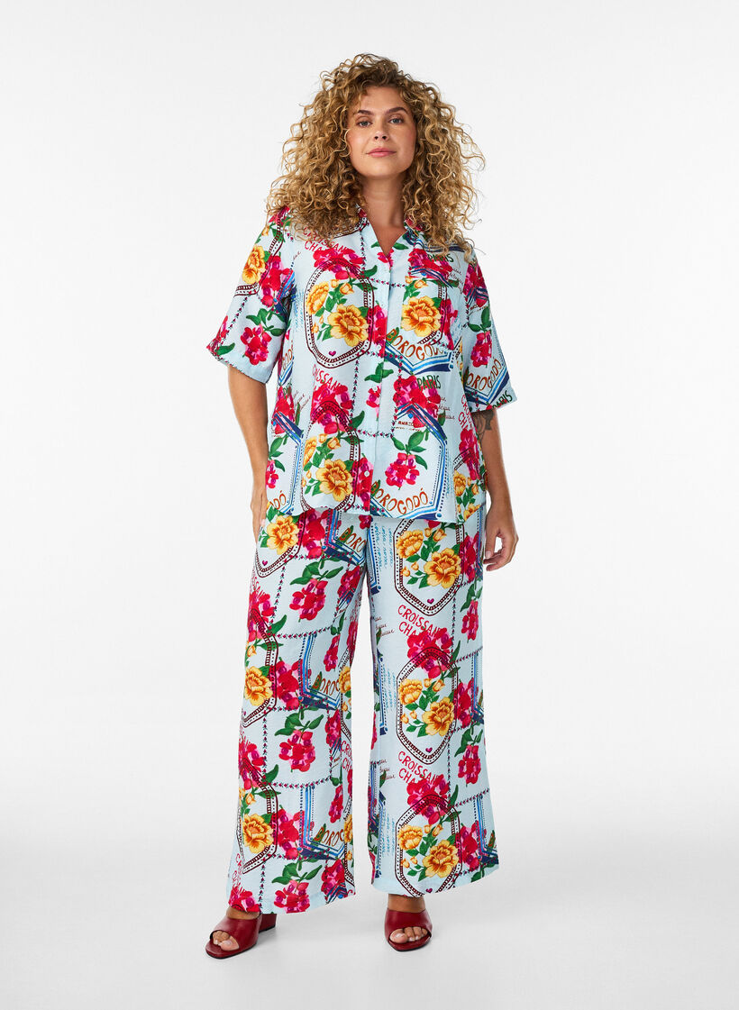 Hemdbluse mit 1/2 &Auml;rmeln und farbenfrohem Print, Blau, Model