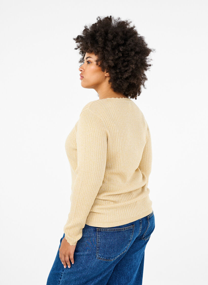 Chemisier en maille ajusté avec fil à paillettes, Beige, Model image number 2