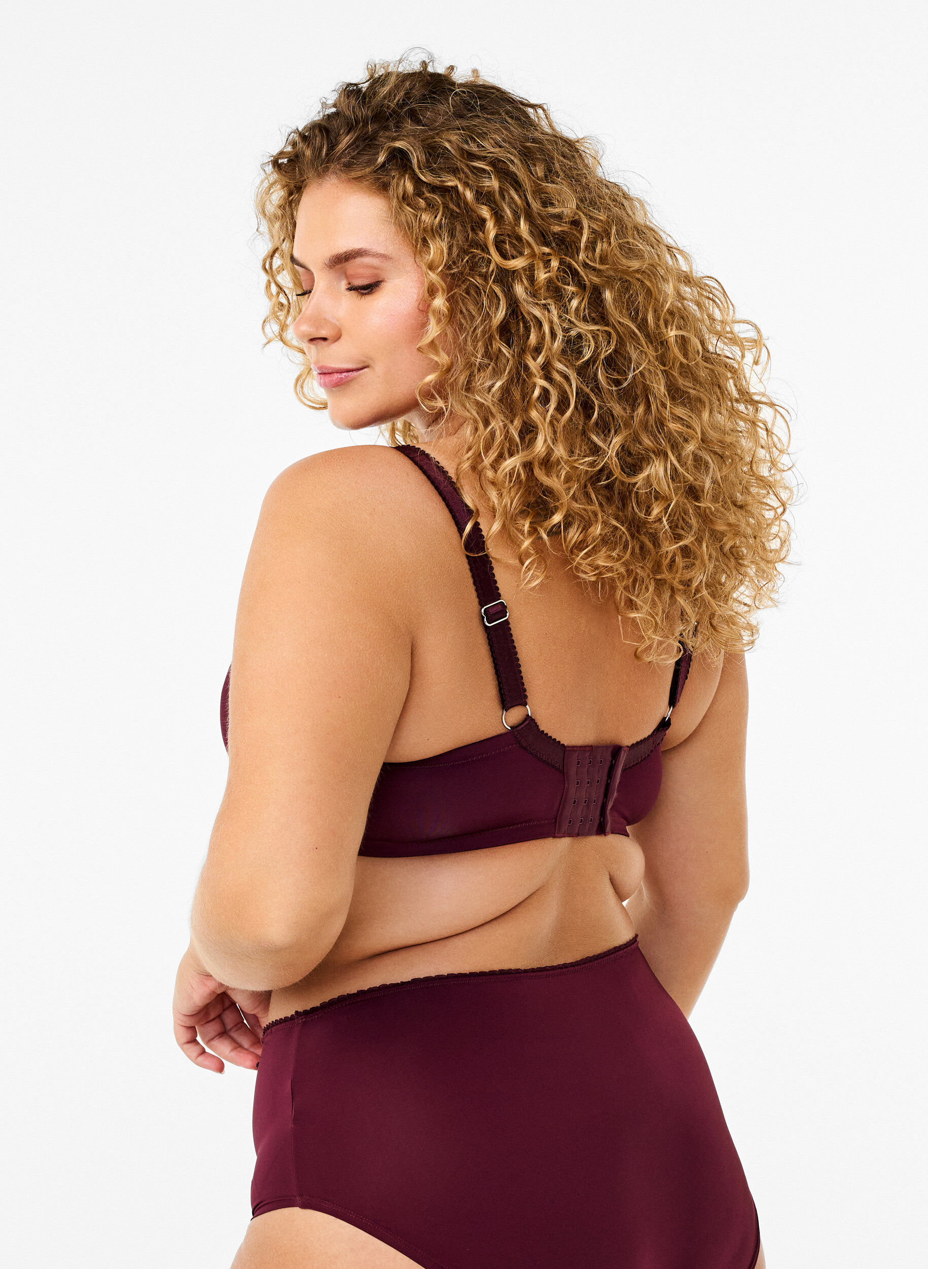 Zizzi Gepolsterter BH mit floralen Stickereien, Dunkles Bordeaux, Model image number 1