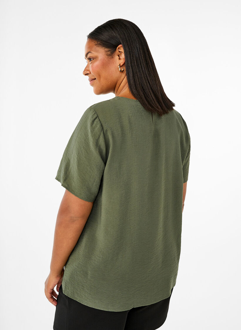 Kurzärmelige Viskosebluse mit Spitzendetail, Thyme, Model image number 1