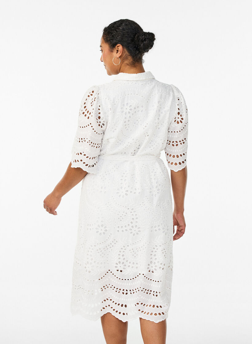 Hemdblusenkleid aus Broderie Anglaise mit Bindeg&uuml;rtel, Wei&szlig;, Model image number 2