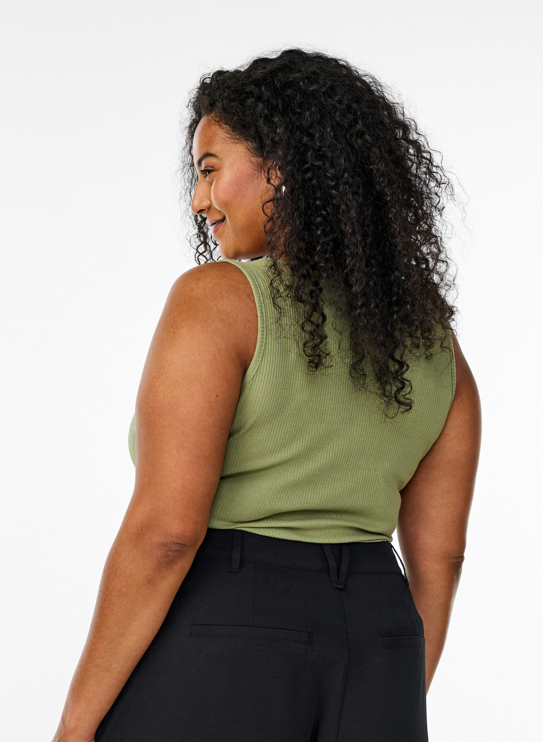 Zizzi Schmal geschnittenes Tank-Top mit Strasssteinen, Gr&uuml;n, Model image number 2