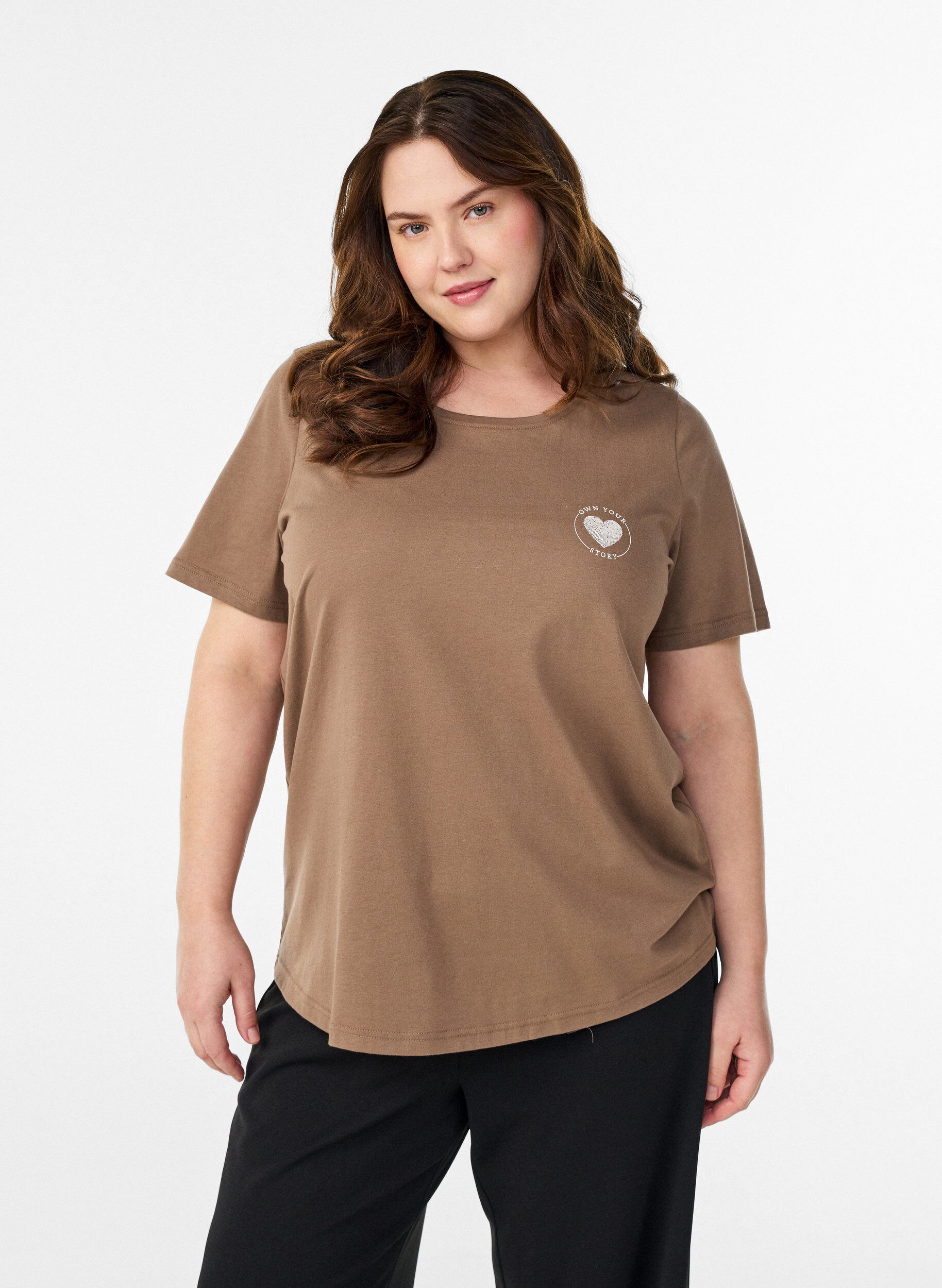 Zizzi T-Shirt mit Print, Braun, Model image number 0