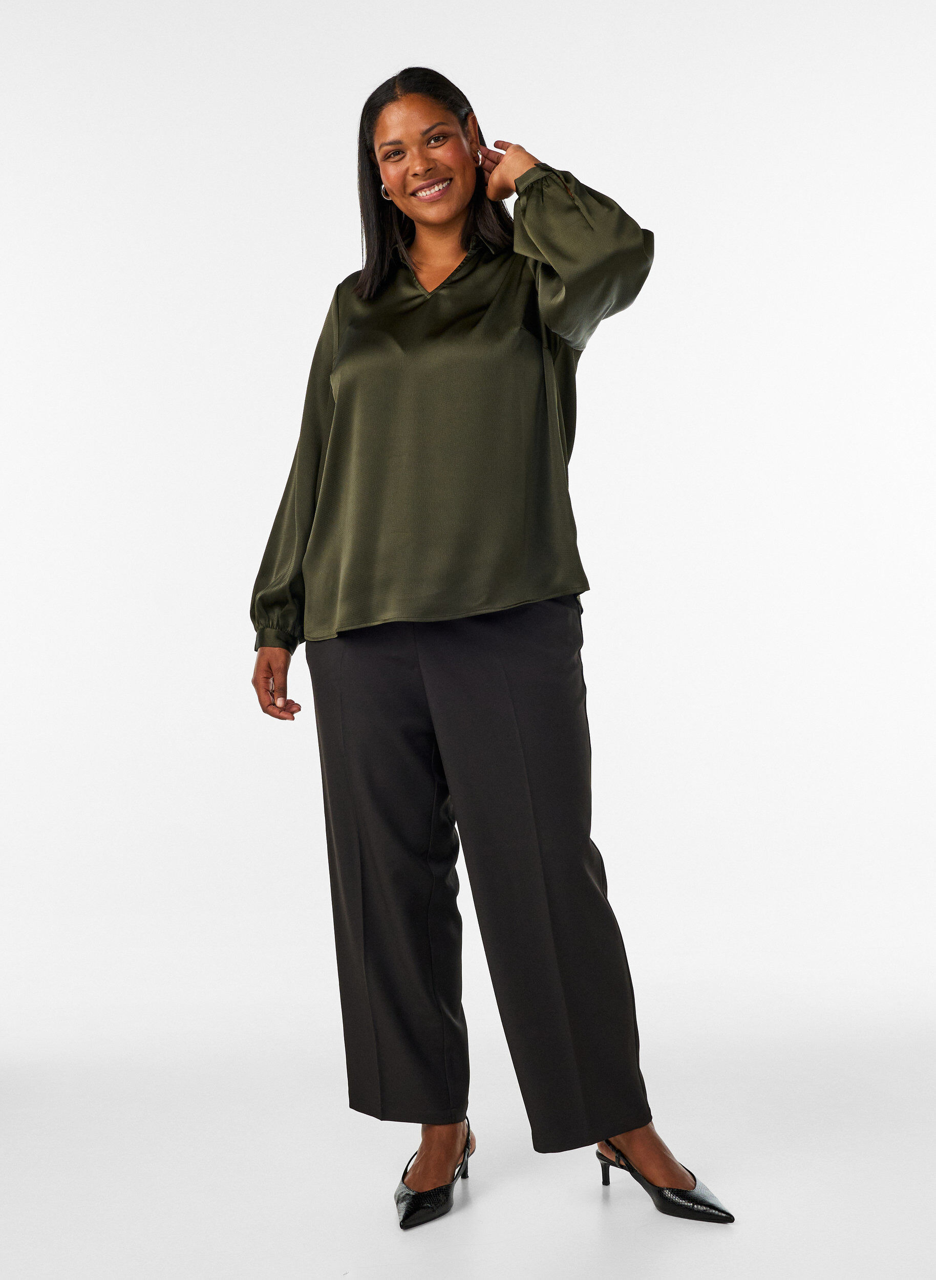 ZizziBluse mit Hemdkragen und V-Ausschnitt, Gr&uuml;n, Model image number 1
