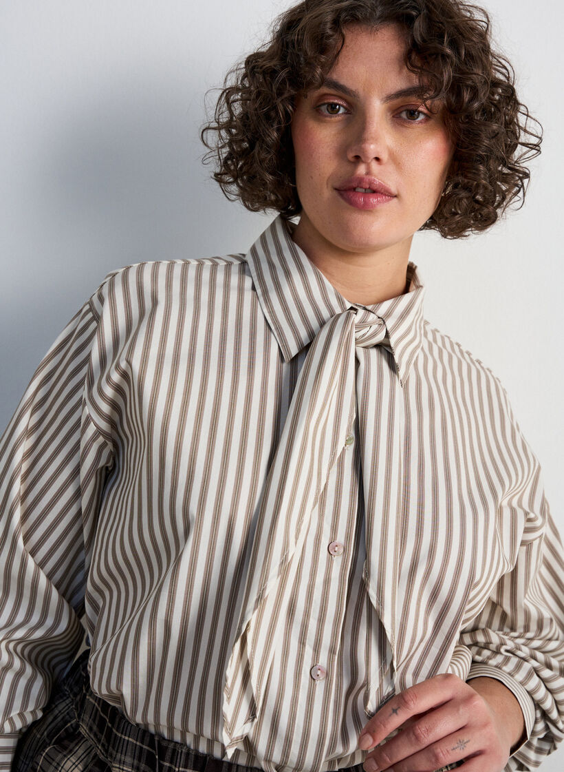 Chemise ray&eacute;e avec lien amovible &agrave; nouer, Beige, Model image number 3