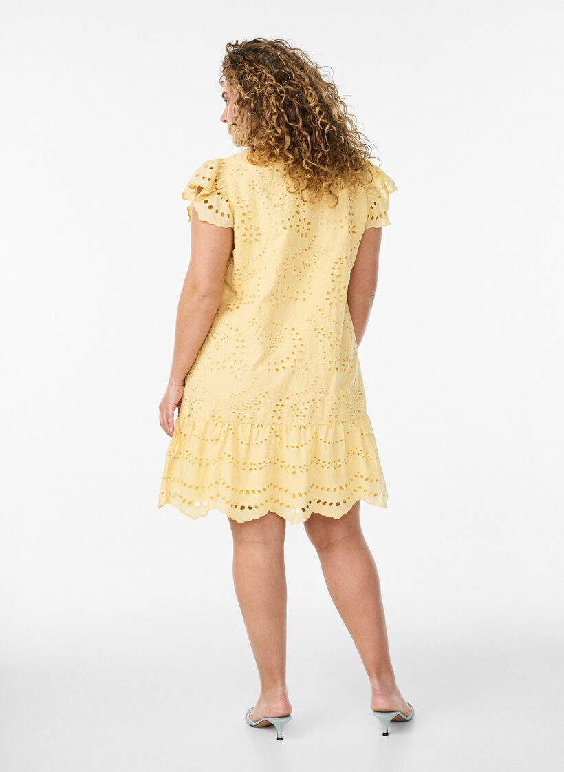 Kleid aus Broderie Anglaise mit R&uuml;schen&auml;rmeln, Gelb, Model image number 2