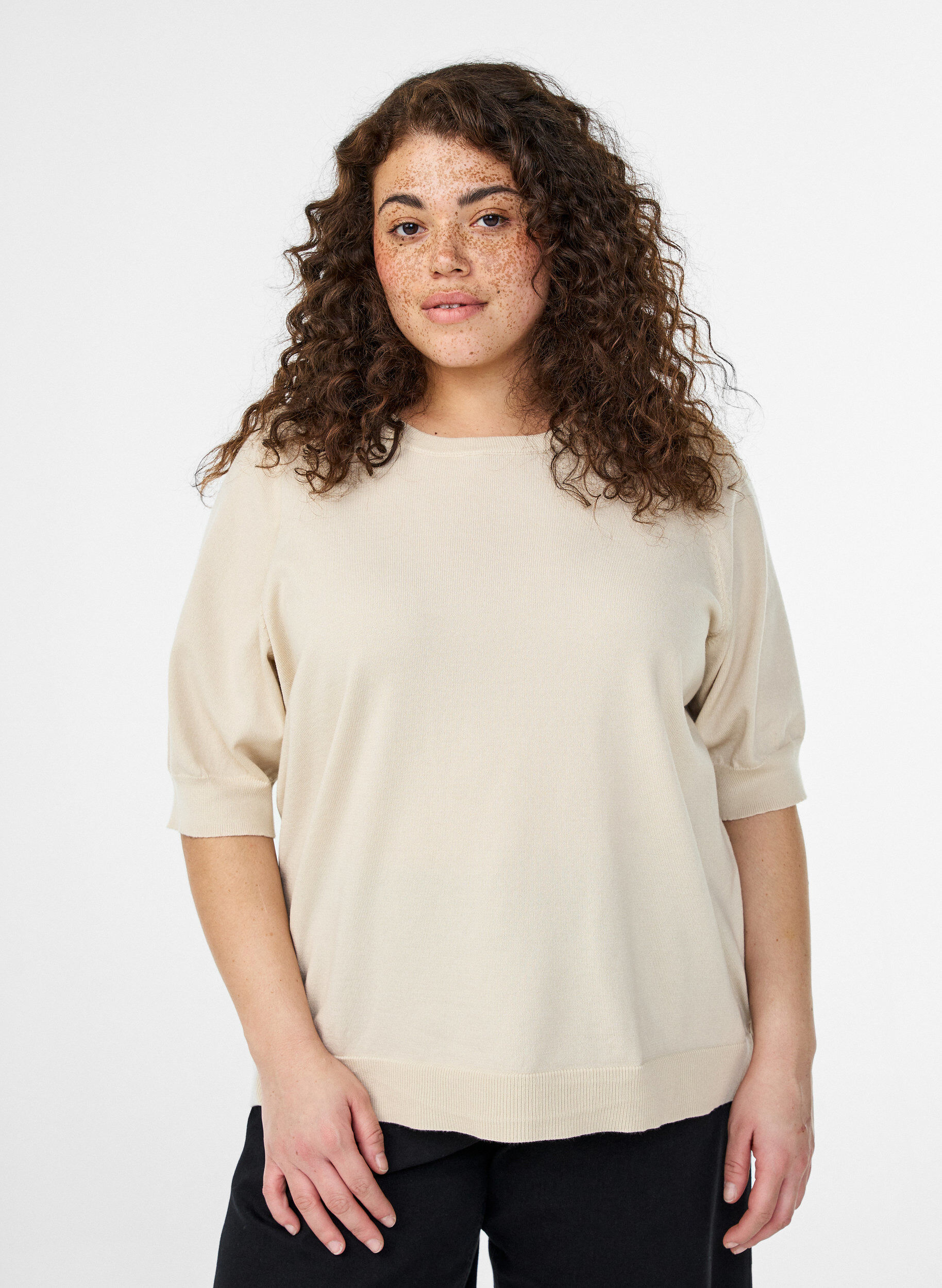 ZizziBlouse en fine maille &agrave; manches courtes, Beige, Model image number 0